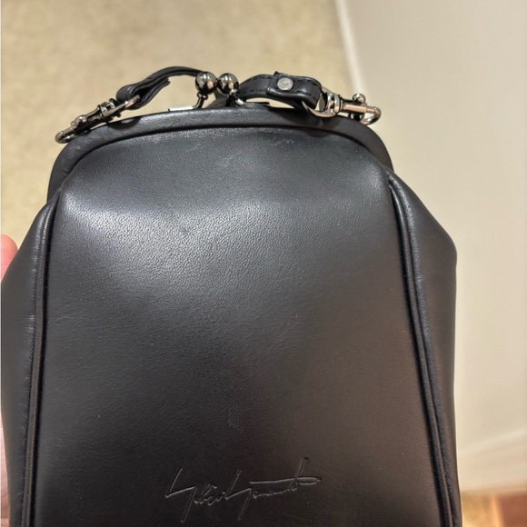 Yohji Yamamoto Elegant Black Crossbody Bag - Picture 5 of 16